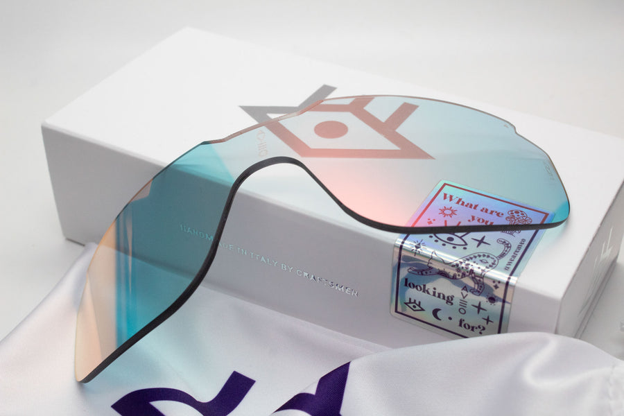 V3DO™ Lens Photochromic Iridescent
